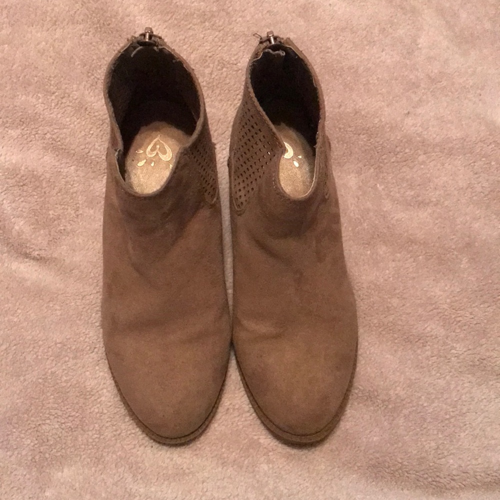 Girls booties 🚫SOLD🚫